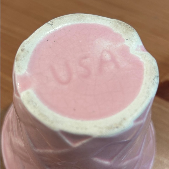Vintage Pink USA Pottery Planter Vase – Crackle Glaze, Mid-Cent - Picture 3 of 10